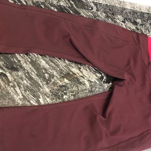 Lululemon pant . Color block size 6
